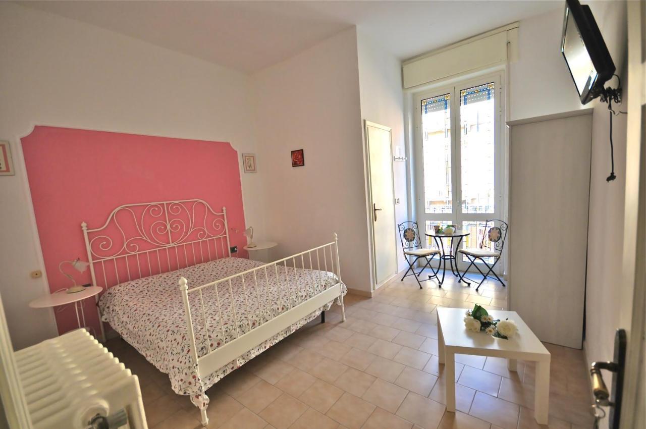 Villa Rosa Dei Venti Viareggio Ruang foto